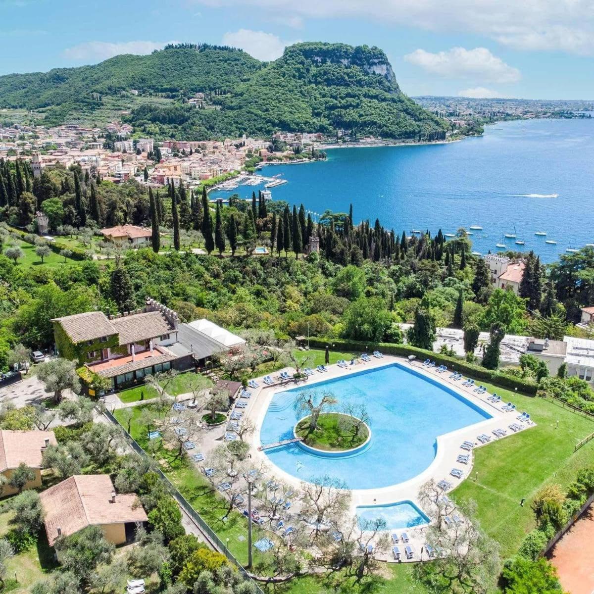 Garda Apartments In Euroresidence Luaran gambar